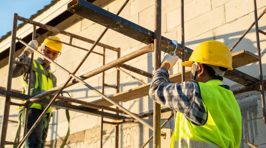 Expert Emergency Roof Repairs services in Gaylord, MI